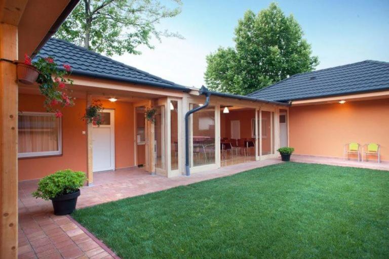 Sunshine Sh Apartmanhaz Διαμέρισμα Zamárdi Εξωτερικό φωτογραφία